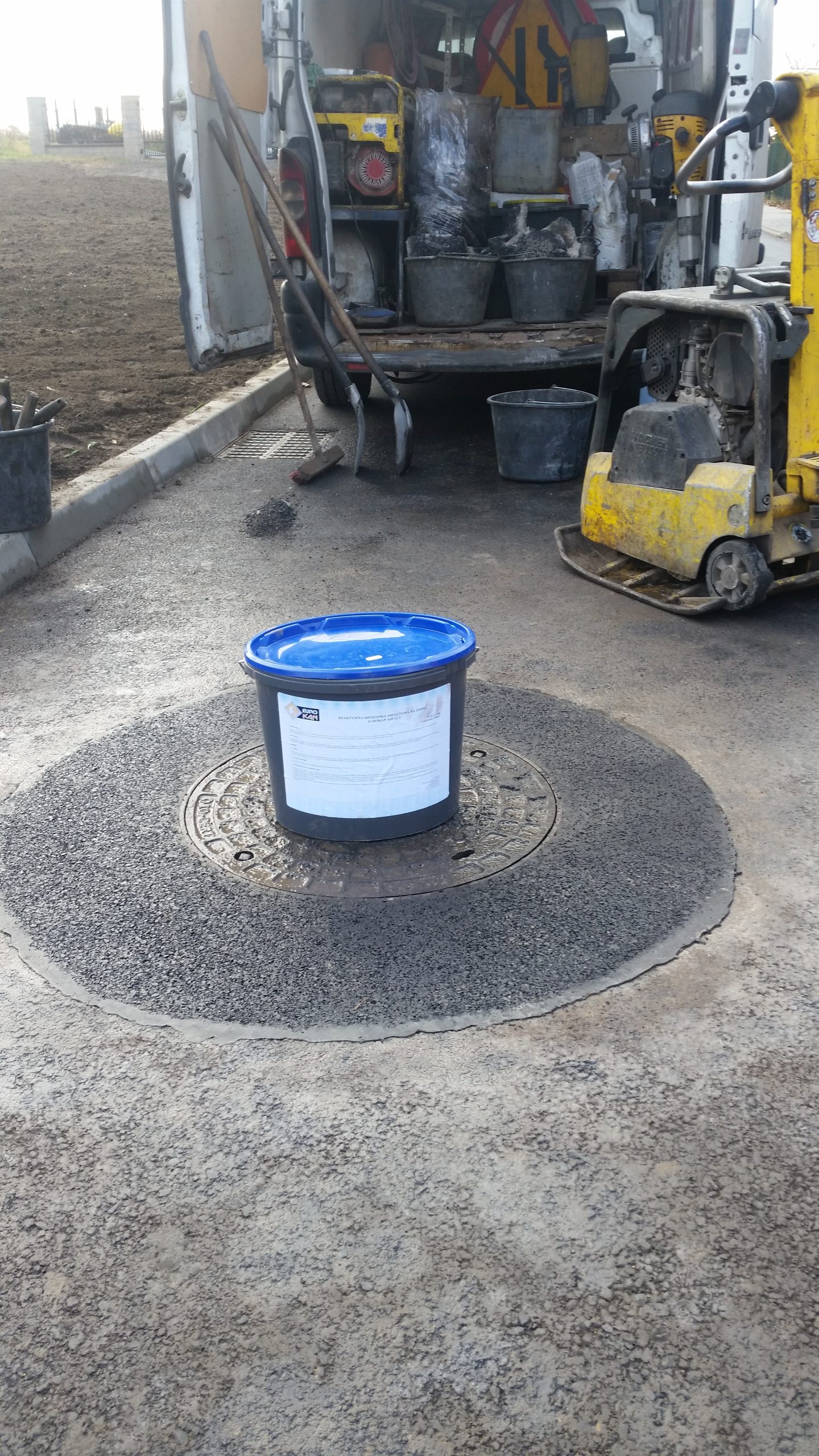 Reaktywna Mieszanka Asfaltowa, beton asfaltowy Hevolit Multiphalt EUROKAN 25kg - obrazek 2